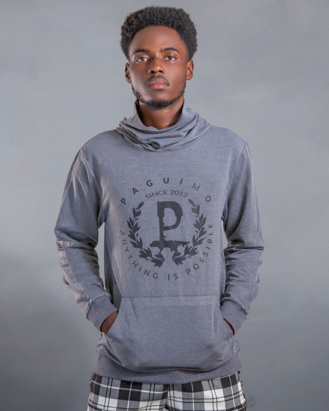 Sweat-shirt NGOYI PaGuiMo – Col haut et capuche – Image 3